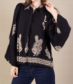 chemisier bohème chic, blouse brodée femme, chemisier noir doré, chemisier manches bouffantes, blouse bohème élégante, chemisier hipboh, blouse fluide automne, look bohème chic