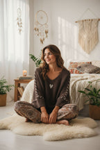 pull bohème femme, pull maille douce, pull cœur brodé, pull oversize femme, pull automne hiver, pull cocooning, pull brun femme, mode bohème chic, Hip’Boh