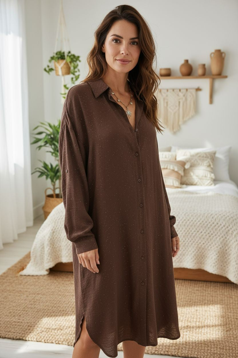 robe chemise bohème, robe fluide femme, robe oversize, robe chic décontractée, robe noire, robe marron chocolat, style bohème chic, robe casual, robe longue chemise, mode bohème femme.