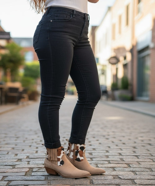 santiags femme, bottines western, bottes cowboy femme, santiags camel, bottines bohèmes, chaussures cowgirl, look bohème chic, chaussures HipBoh, santiags imprimé vachette, bottes suédine femme