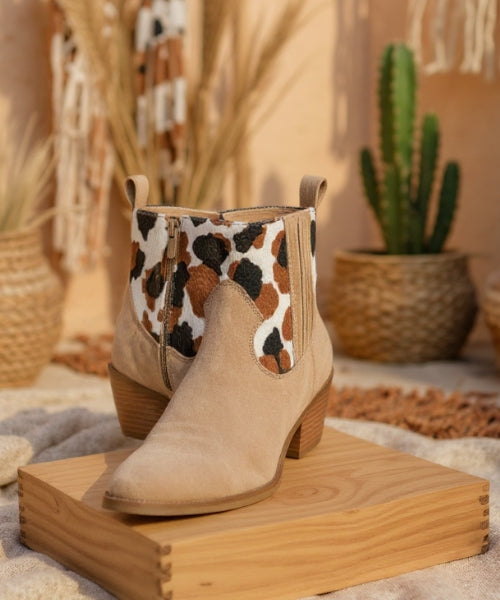santiags femme, bottines western, bottes cowboy femme, santiags camel, bottines bohèmes, chaussures cowgirl, look bohème chic, chaussures HipBoh, santiags imprimé vachette, bottes suédine femme